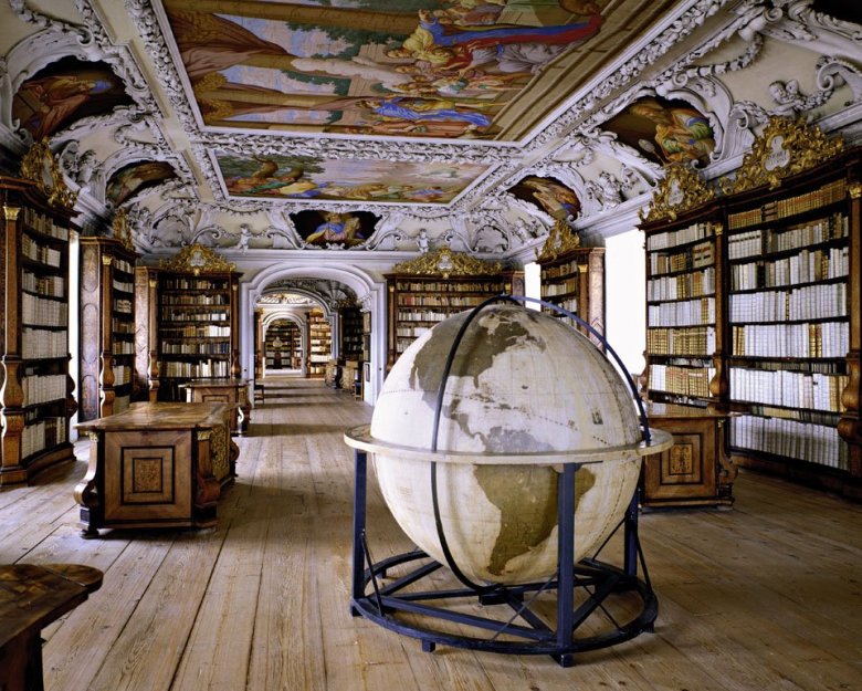 Stiftsbibliothek Kremsmünster, Kremsmünster, Austria | ©: Massimo Listri /TASCHEN